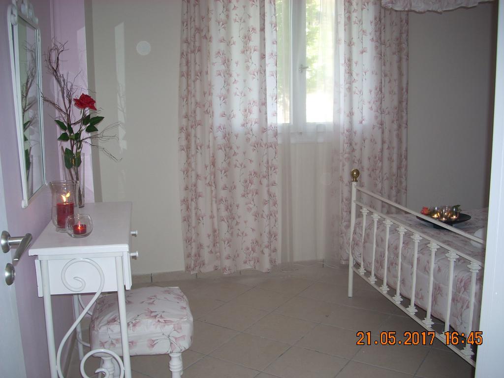 Iris Apartments Apolpaina Ngoại thất bức ảnh