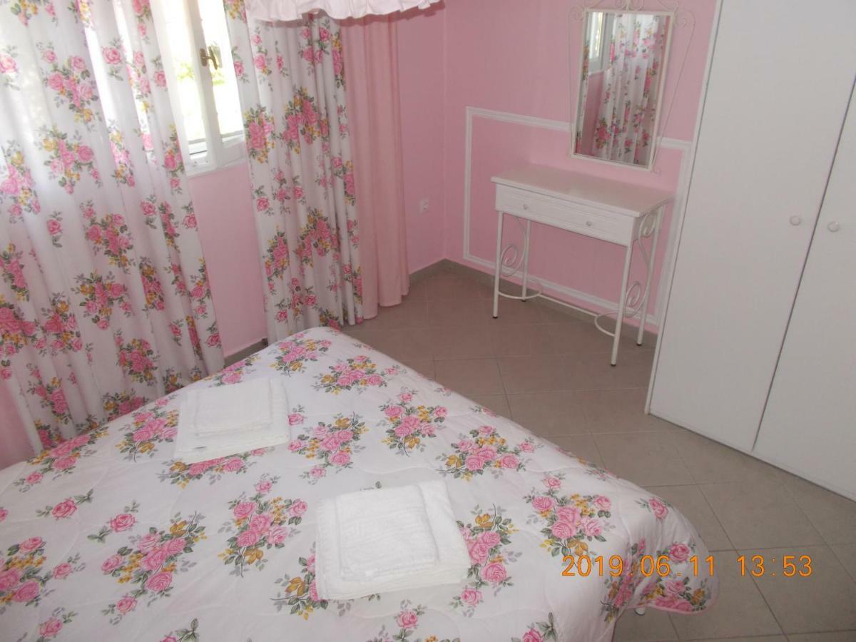 Iris Apartments Apolpaina Ngoại thất bức ảnh